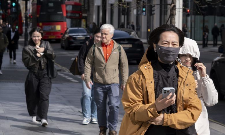 107417063 1716200087245 Gettyimages 2147826973 20240407 Face Mask 001.jpeg