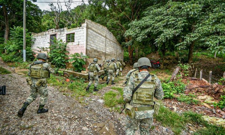 949164 Entra Ejercito Frontera Comalapa 13 Impreso 850.jpg