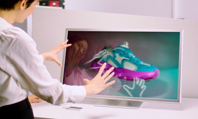 Lkg 32 Spatialdisplaylandscape Shoe Large.jpeg