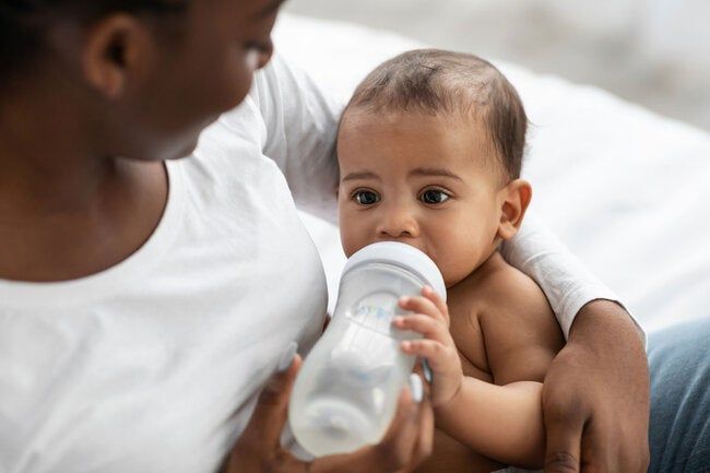 Mother Child Bottle Milk.jpg
