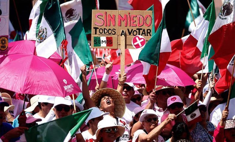 Queretaro Marea Rosa.jpg