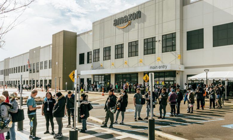 17amazon Teamsters 01 Mbvl Facebookjumbo.jpg