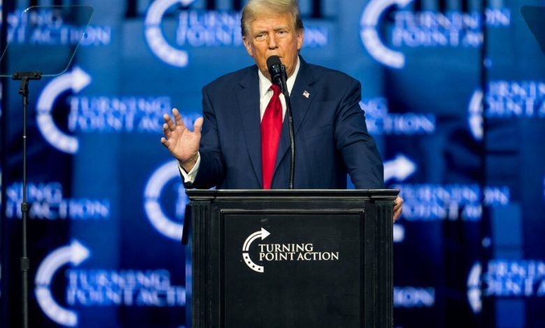 18pol Swiper Trump Chicago Lftp Facebookjumbo.jpg
