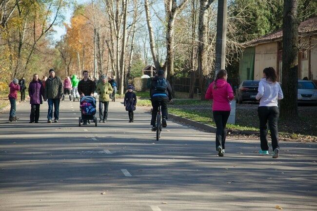 Who052024walk Cycleparctmb 1200v.jpg