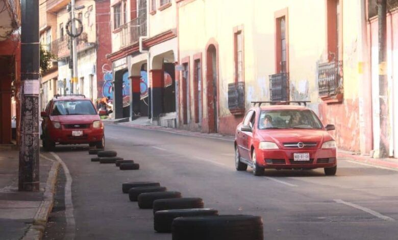 984253 Cotidiana Cuernavaca Llantas Calle Impreso.jpg
