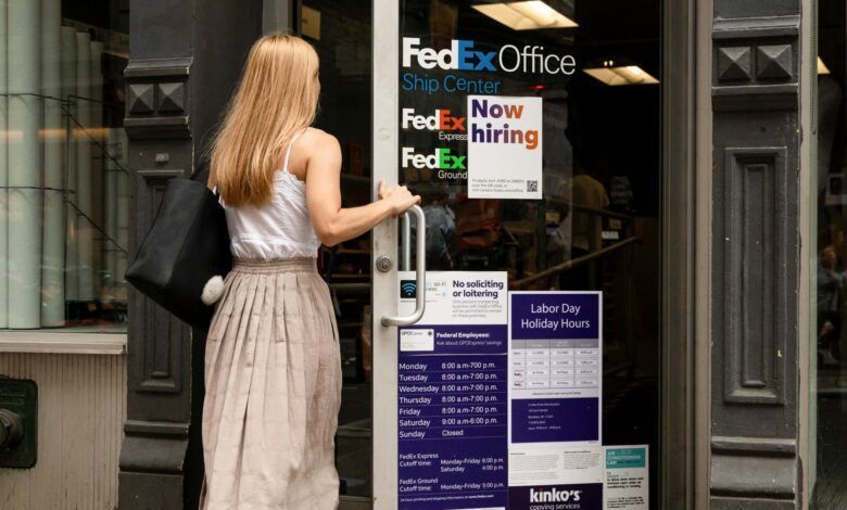 108026747 1724870295232 Gettyimages 2165961407 Us Jobs.jpeg