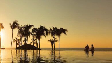 Drelc Ext Couple Infinitypool Sunset 1a Cb Copy.jpg
