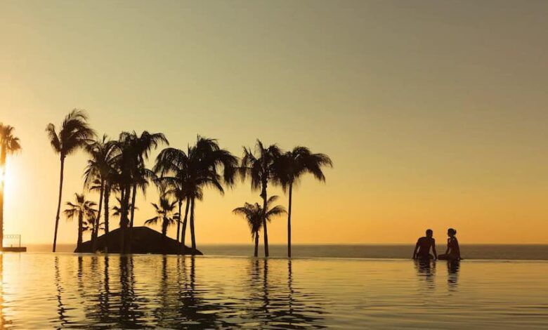 Drelc Ext Couple Infinitypool Sunset 1a Cb Copy.jpg