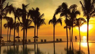 Sevpv Ext Coupleinfintypool Sunset 2 Cb.jpg