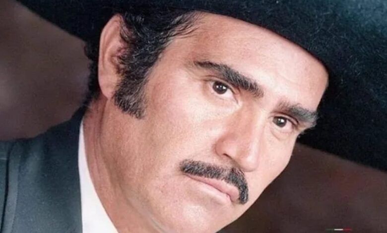 Vicente Fernandez Fotos 2021 Copy.jpg