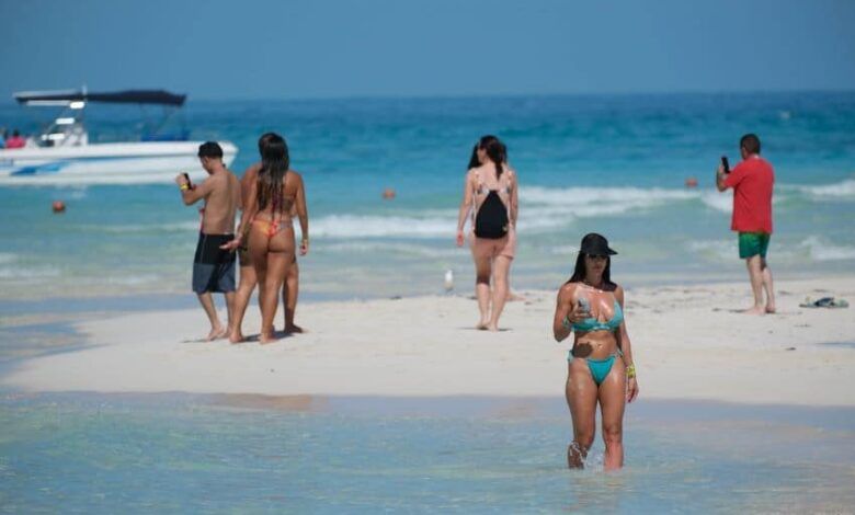 1005486 Cancun Turismo Internacional 5 Impreso.jpg