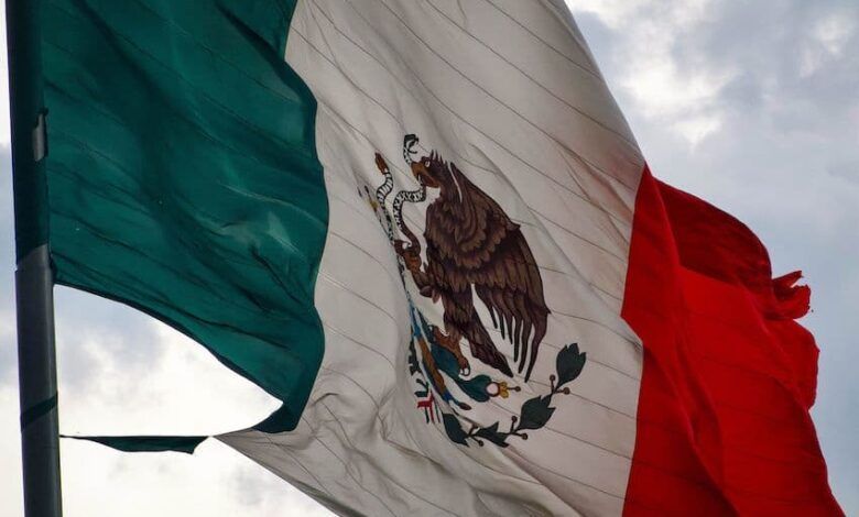 939123 Bandera De Mexico Rota 3 Impreso.jpg