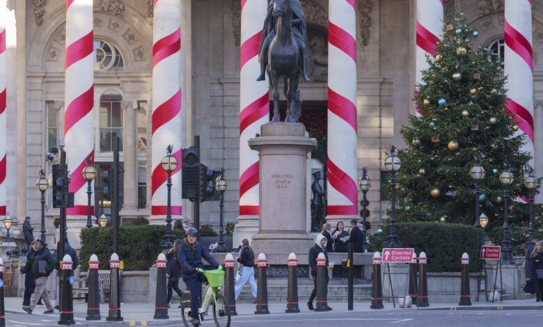 108077361 1734502905267 Gettyimages 2185221883 City Christmas 07 20 11 2024.jpeg