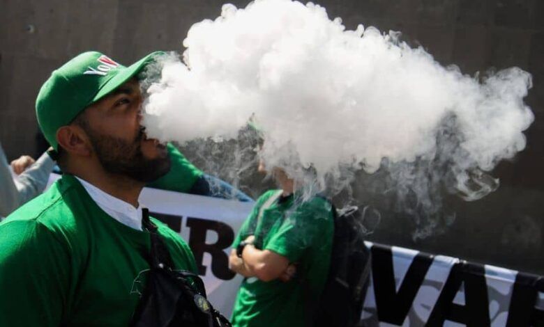 971253 Manifestacion Pro Vapeo Diputados 4 Impreso.jpg