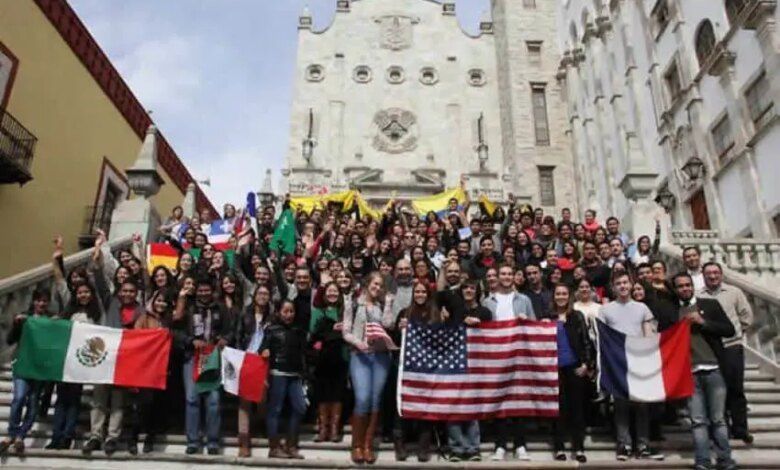 Ug Recibe A Mas De 180 Estudiantes De Intercambio.jpg