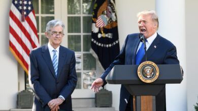 108094499 1738187559591 108094499 1738185948990 Gettyimages 869500574 Trump Powell.jpeg