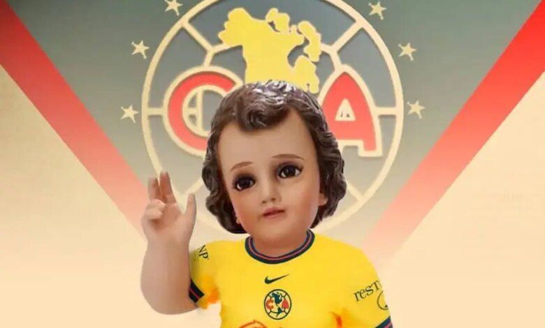 Nino Dios Con Uniforme Del America Copy.jpg