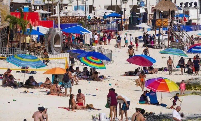 1012819 Cancun Playas Abarrotadas Impreso.jpg