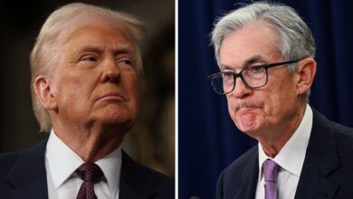 108119125 1742488703521 trump powell2.jpg