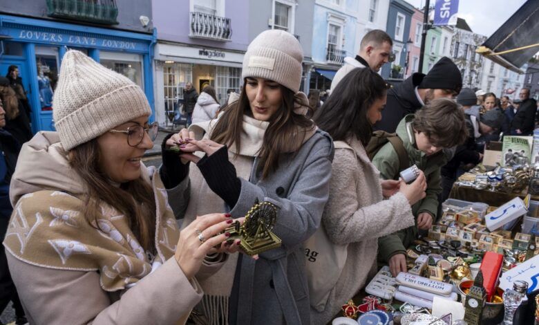 108129823 1744279191635 gettyimages 2201152697 20250222 portobello road browsing 009.jpeg