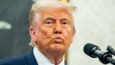 05dc trump pope lzjb facebookjumbo.jpg