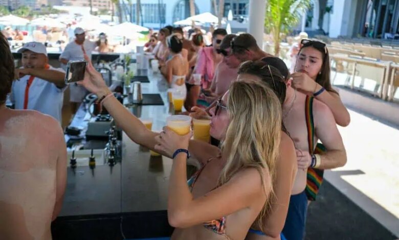 1023334 cancun spring breaker impreso.jpg