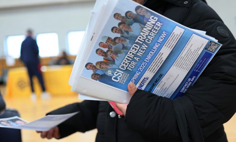 108122251 1743094146237 gettyimages 2207200226 mms10941 1jdp4585.jpeg
