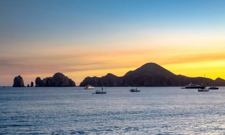 Shutterstock 2560416965 sunset oasisamuel.jpg