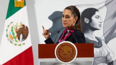 1037466 mananera decretos maestros impreso.jpg
