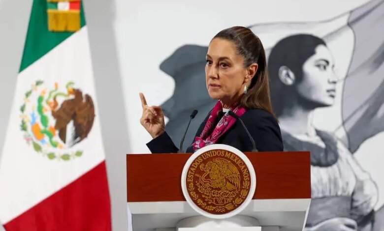 1037466 mananera decretos maestros impreso.jpg