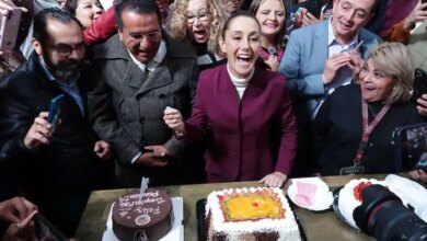 1037548 pastel cumpleanos 63 presidenta sheinbaum impreso.jpg