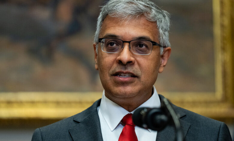 10trump news bhattacharya testimony topart qltz facebookjumbo.jpg