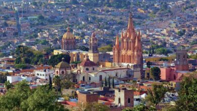 San miguel de allende parrouqia skyline jiuguangw wikimedia commons.jpg