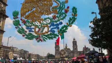 1045336 adornos patrios en el zocalo impreso.jpg