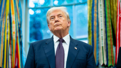 108182850 1754561696070 gettyimages 2228118570 trump apple.jpeg