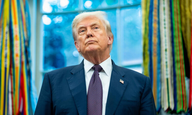 108182850 1754561696070 gettyimages 2228118570 trump apple.jpeg