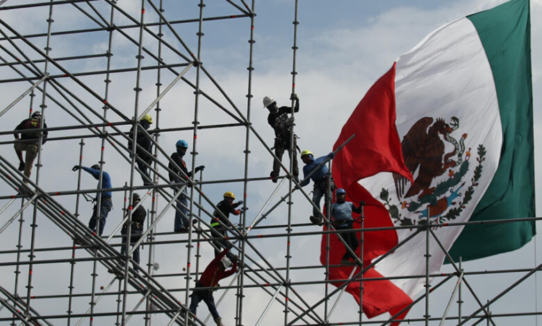 1046015 vida cotidiana trabajadores andamios impreso.jpg